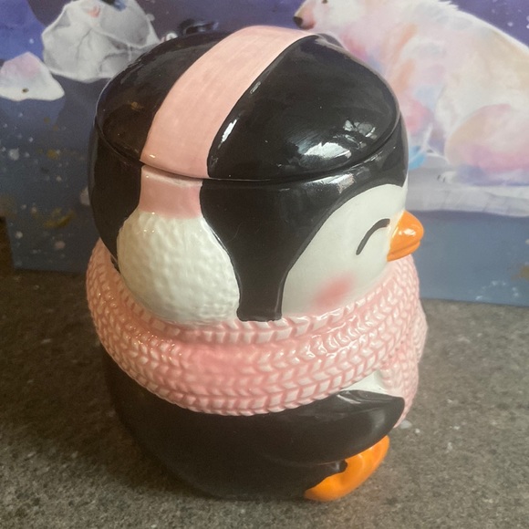 NWT 🐧 Holiday Penguin Candle - Penguin Necklace Collection SOLD OUT - Picture 10 of 12